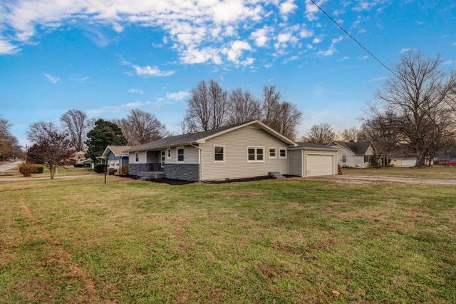 2308 E Latoka Street, Springfield, MO 65804