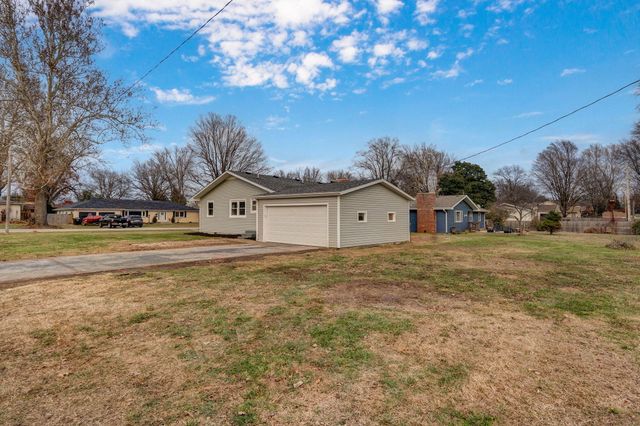 2308 E Latoka Street, Springfield, MO 65804