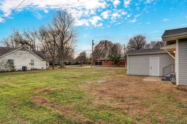 2308 E Latoka Street, Springfield, MO 65804