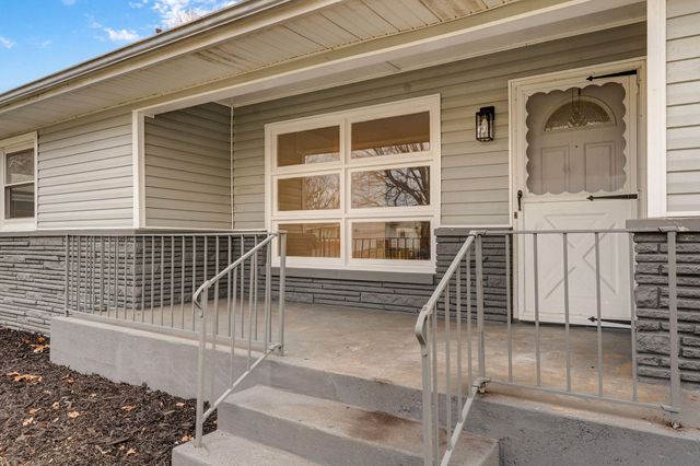 2308 E Latoka Street, Springfield, MO 65804