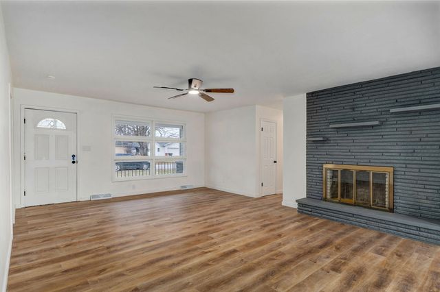 2308 E Latoka Street, Springfield, MO 65804