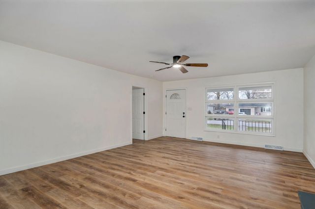 2308 E Latoka Street, Springfield, MO 65804