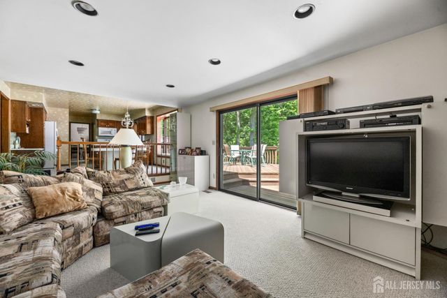 11 Aspen Circle, Edison, NJ 08820