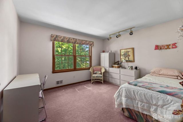 11 Aspen Circle, Edison, NJ 08820
