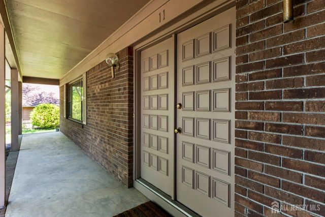 11 Aspen Circle, Edison, NJ 08820