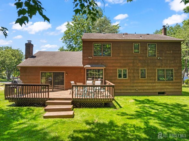 11 Aspen Circle, Edison, NJ 08820