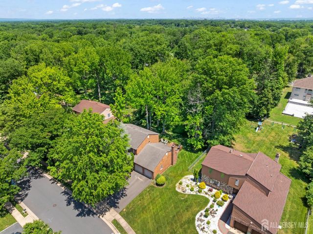 11 Aspen Circle, Edison, NJ 08820