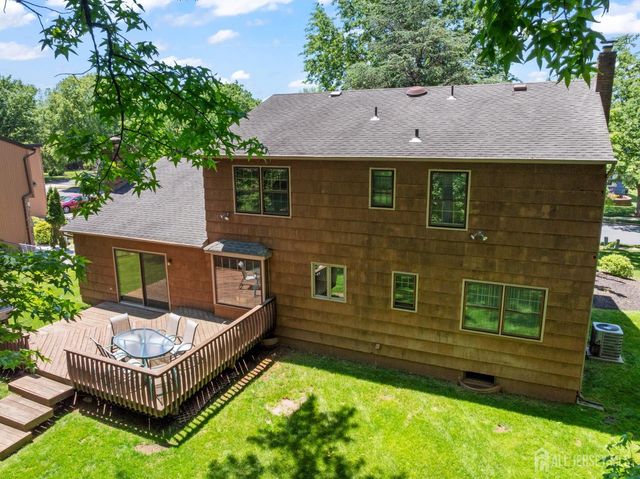 11 Aspen Circle, Edison, NJ 08820