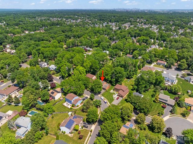 11 Aspen Circle, Edison, NJ 08820
