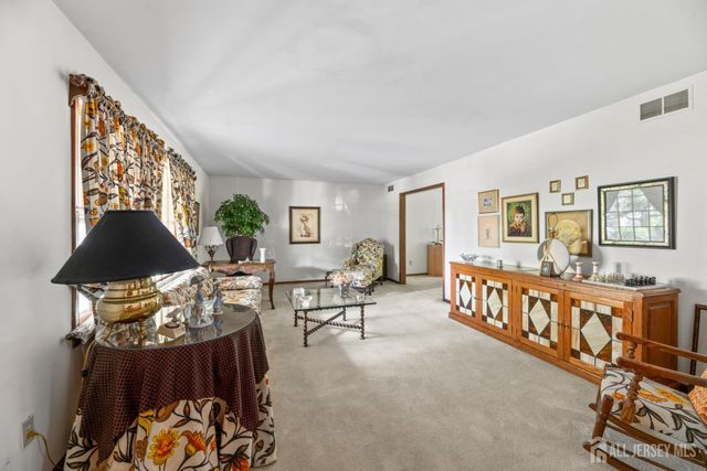 11 Aspen Circle, Edison, NJ 08820