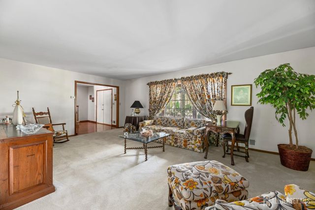 11 Aspen Circle, Edison, NJ 08820