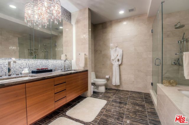 900 W Olympic Boulevard 33F, Los Angeles, CA 90015