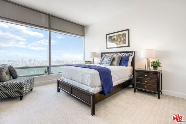 900 W Olympic Boulevard 33F, Los Angeles, CA 90015