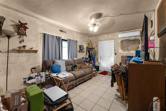 15445 Garfield Dr, Homestead, FL 33033