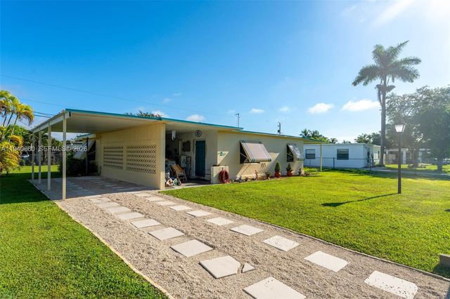 15445 Garfield Dr, Homestead, FL 33033