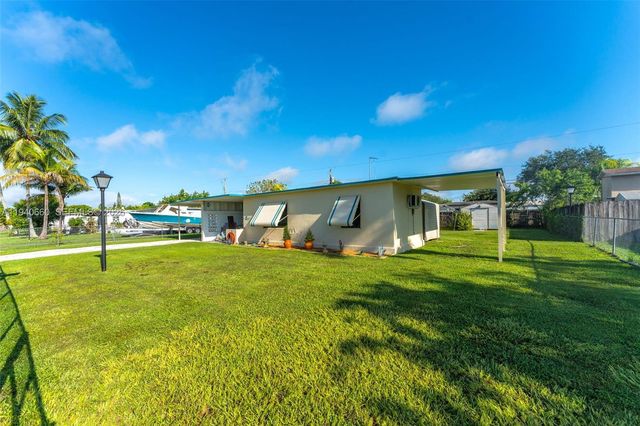 15445 Garfield Dr, Homestead, FL 33033