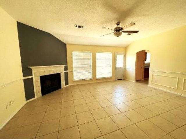 838 Colson Drive, Arlington, TX 76002