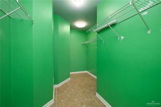 433 S Bowie Street, Elsa, TX 78543