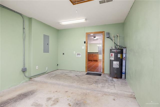 433 S Bowie Street, Elsa, TX 78543