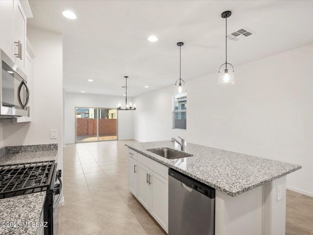 12705 N Fire Brand Street, Marana, AZ 85658