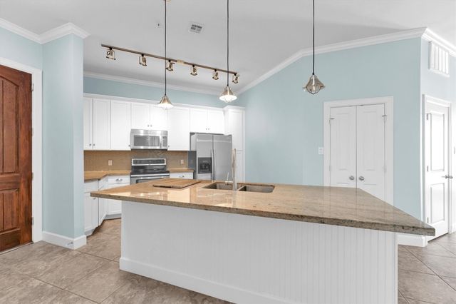 17040 W Fm 1097 Road 4102, Montgomery, TX 77356