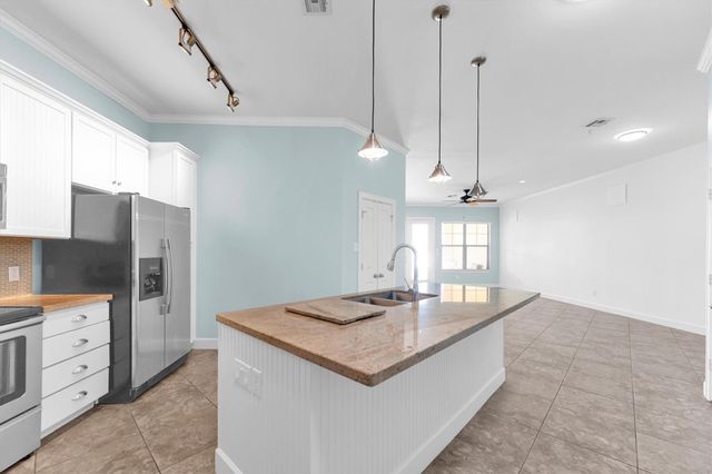 17040 W Fm 1097 Road 4102, Montgomery, TX 77356
