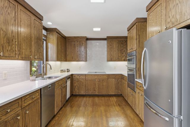 133 Hampton Pl, Nashville, TN 37215