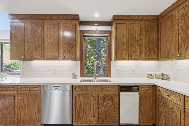 133 Hampton Pl, Nashville, TN 37215