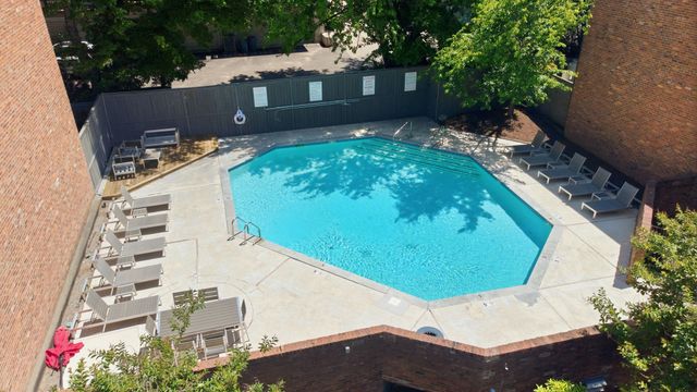 133 Hampton Pl, Nashville, TN 37215