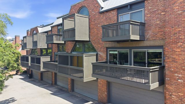 133 Hampton Pl, Nashville, TN 37215