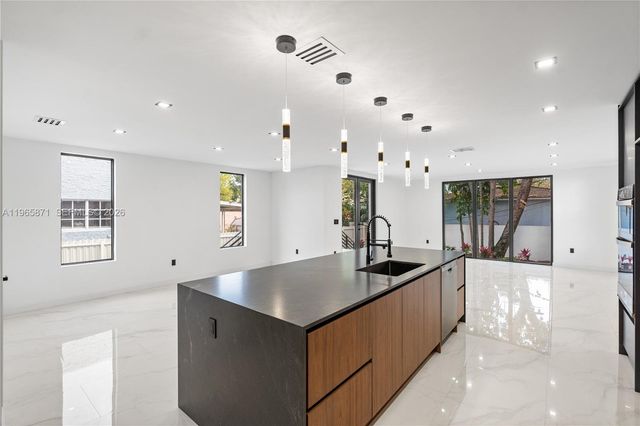 1644 NW 8th Terrace, Miami, FL 33125
