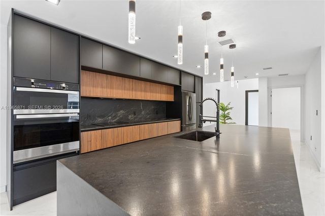 1644 NW 8th Terrace, Miami, FL 33125