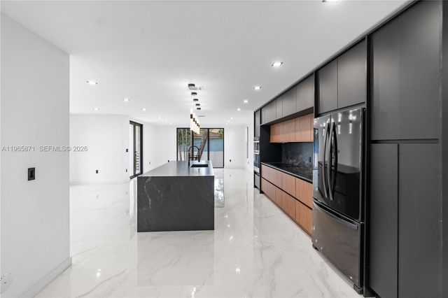 1644 NW 8th Terrace, Miami, FL 33125