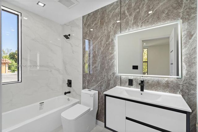 1644 NW 8th Terrace, Miami, FL 33125