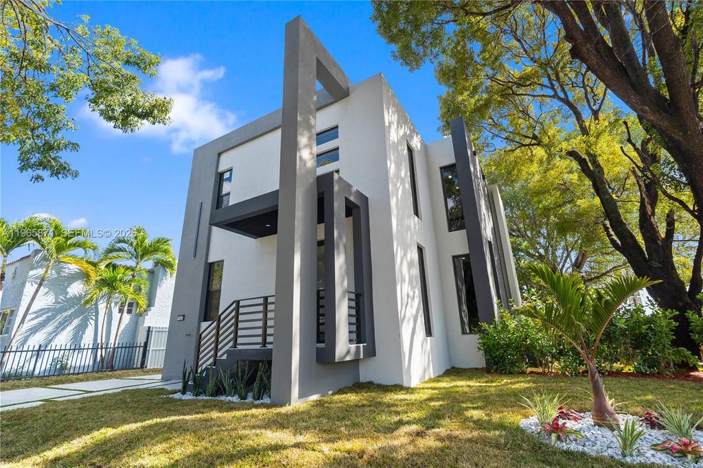1644 NW 8th Terrace, Miami, FL 33125