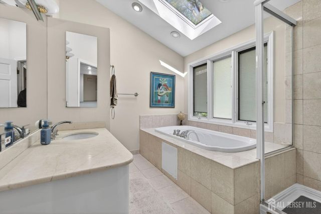 39 Independence Drive, East Brunswick, NJ 08816