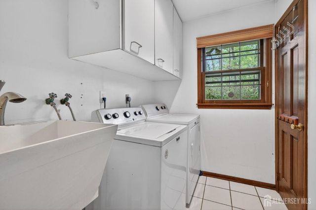 39 Independence Drive, East Brunswick, NJ 08816