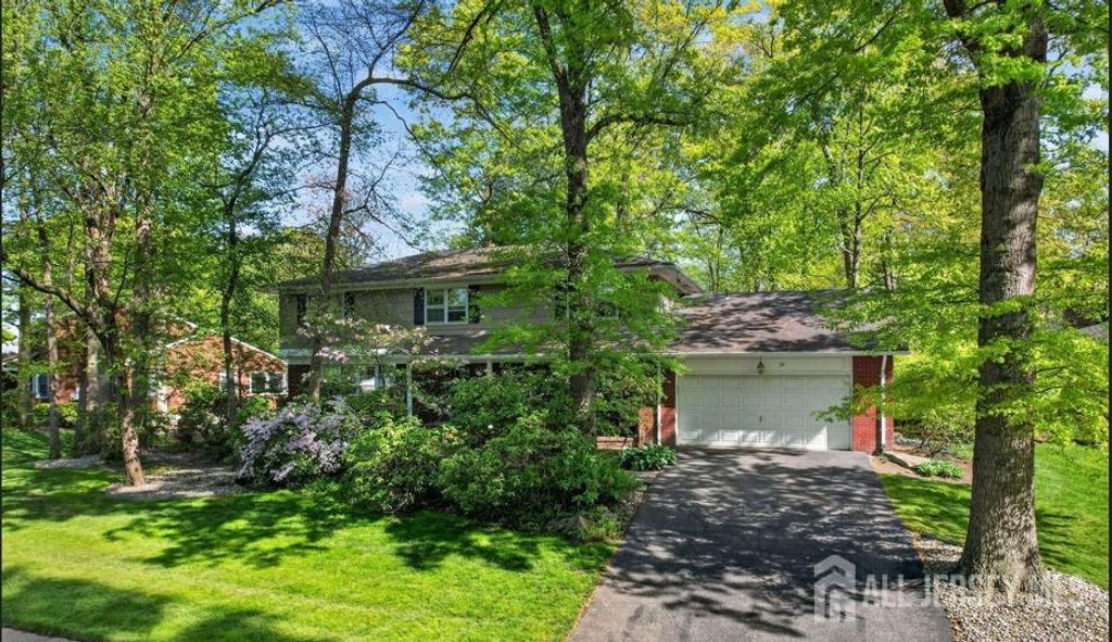 39 Independence Drive, East Brunswick, NJ 08816