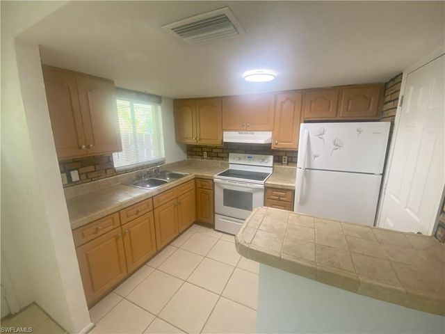 2920 Jackson ST, Fort Myers, FL 33901