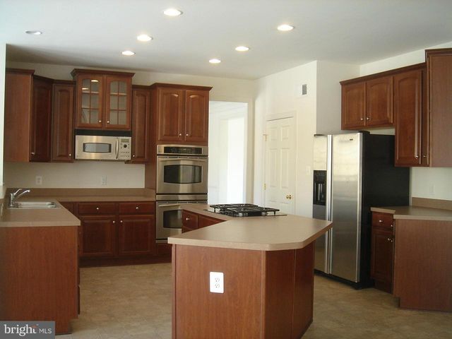 11225 SUFFOLK DR, Hagerstown, MD 21742