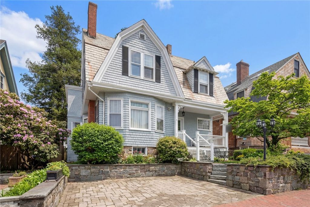 34 Bull Street, Newport, RI 02840