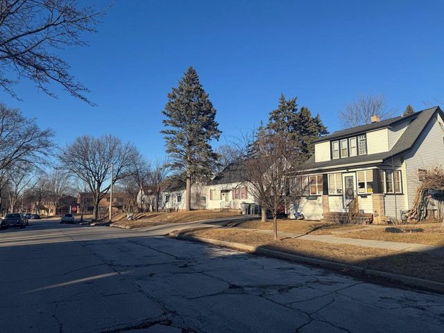 5953 N 41ST STREET, Milwaukee, WI 53209
