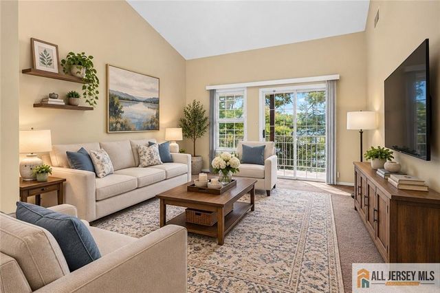 22 James Buchanan Drive 22F, Monroe, NJ 08831