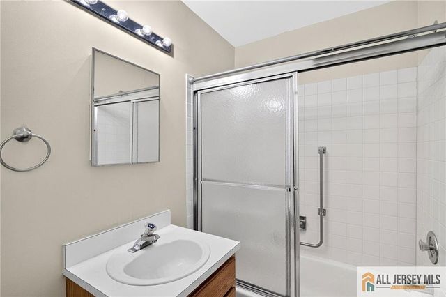 22 James Buchanan Drive 22F, Monroe, NJ 08831