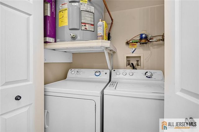 22 James Buchanan Drive 22F, Monroe, NJ 08831