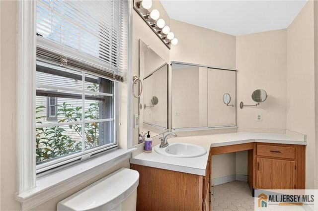 22 James Buchanan Drive 22F, Monroe, NJ 08831