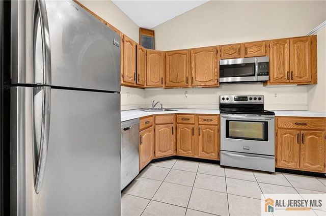 22 James Buchanan Drive 22F, Monroe, NJ 08831