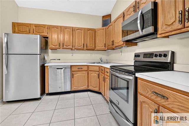 22 James Buchanan Drive 22F, Monroe, NJ 08831