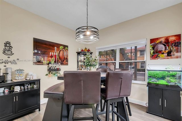 8511 NW 141st Ter 402, Miami Lakes, FL 33016