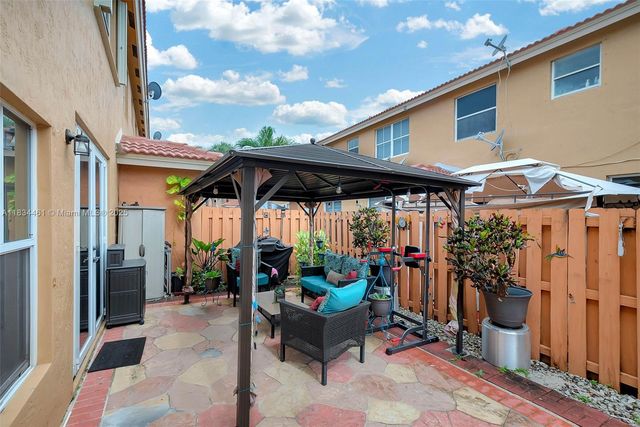 8511 NW 141st Ter 402, Miami Lakes, FL 33016